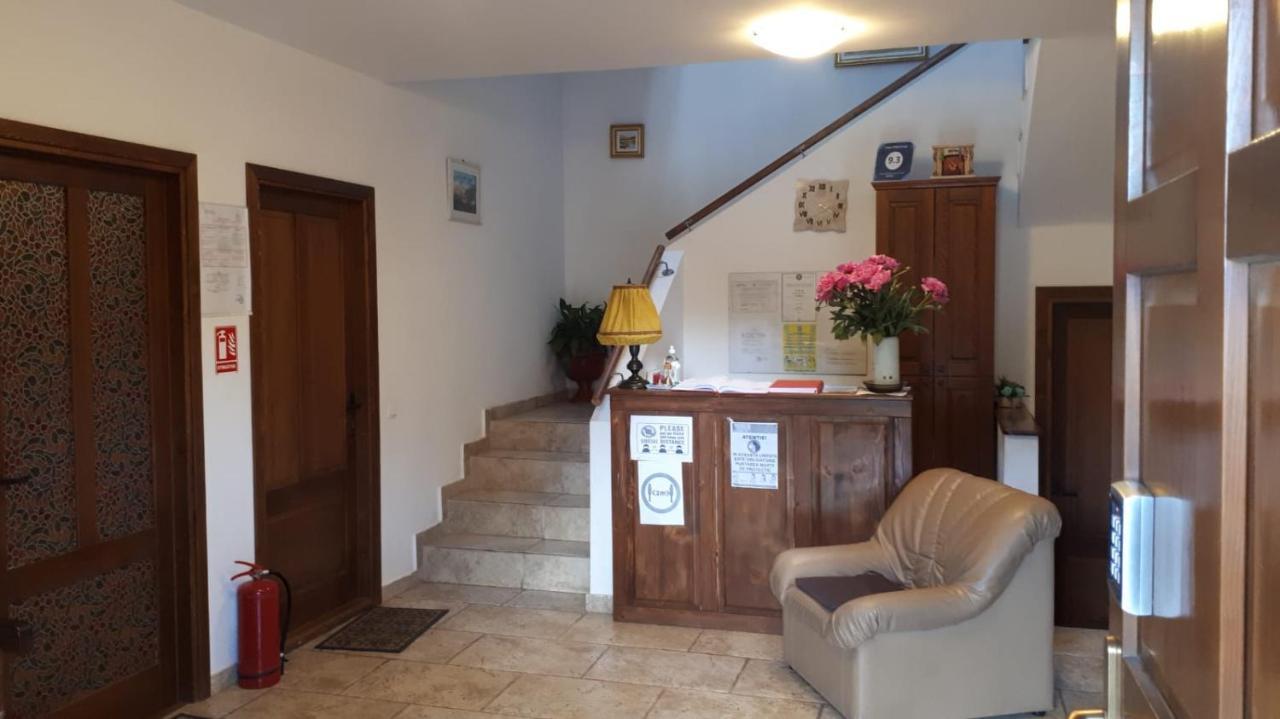 מלון Dezmir Casa Paduricea מראה חיצוני תמונה
